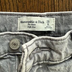 Abercrombie & Fitch The Mom High Rise Jeans